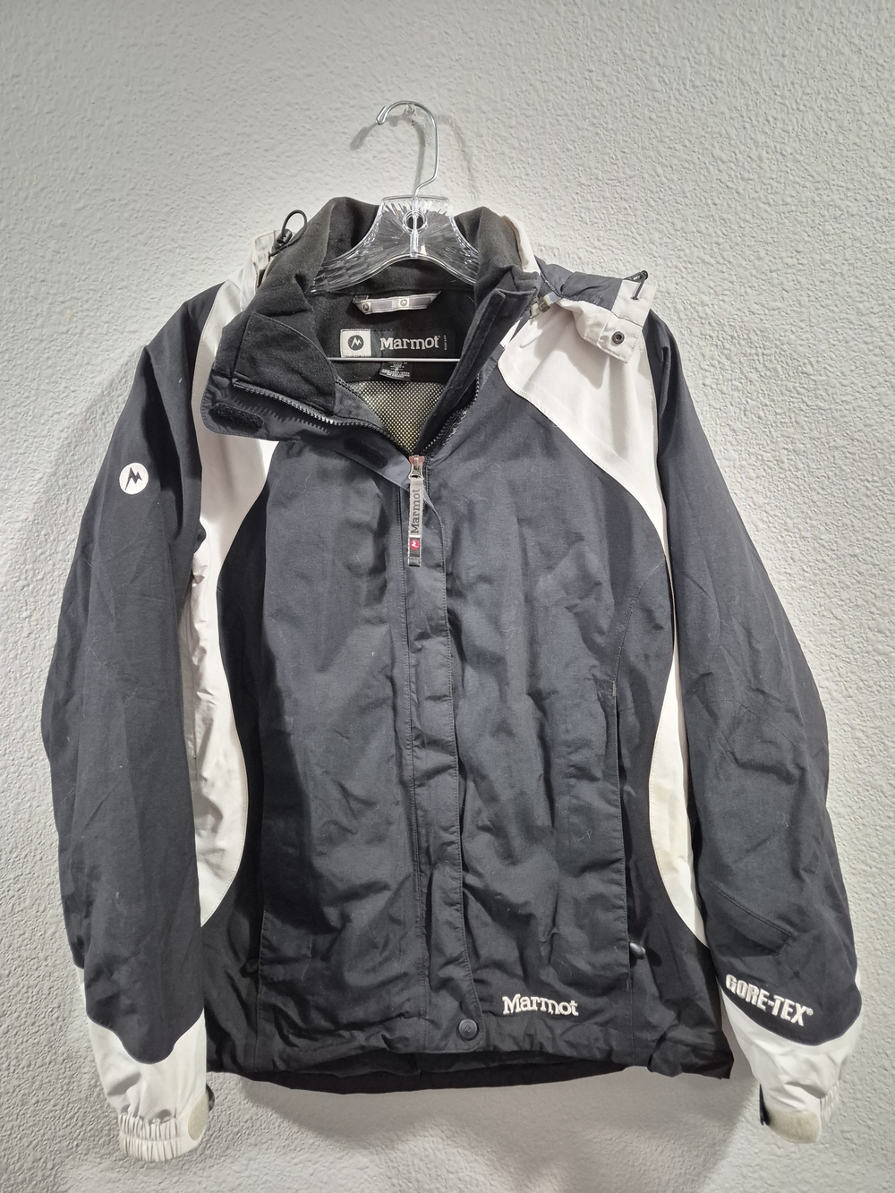 Vintage Marmot Black and White Women's Gore‑Tex Ski Jacket